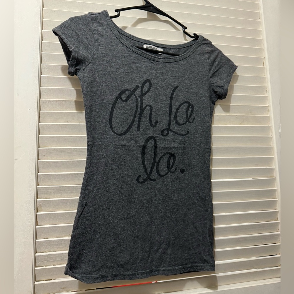 GARAGE “Ooh La La” Junior’s Short Sleeve Gray Tee